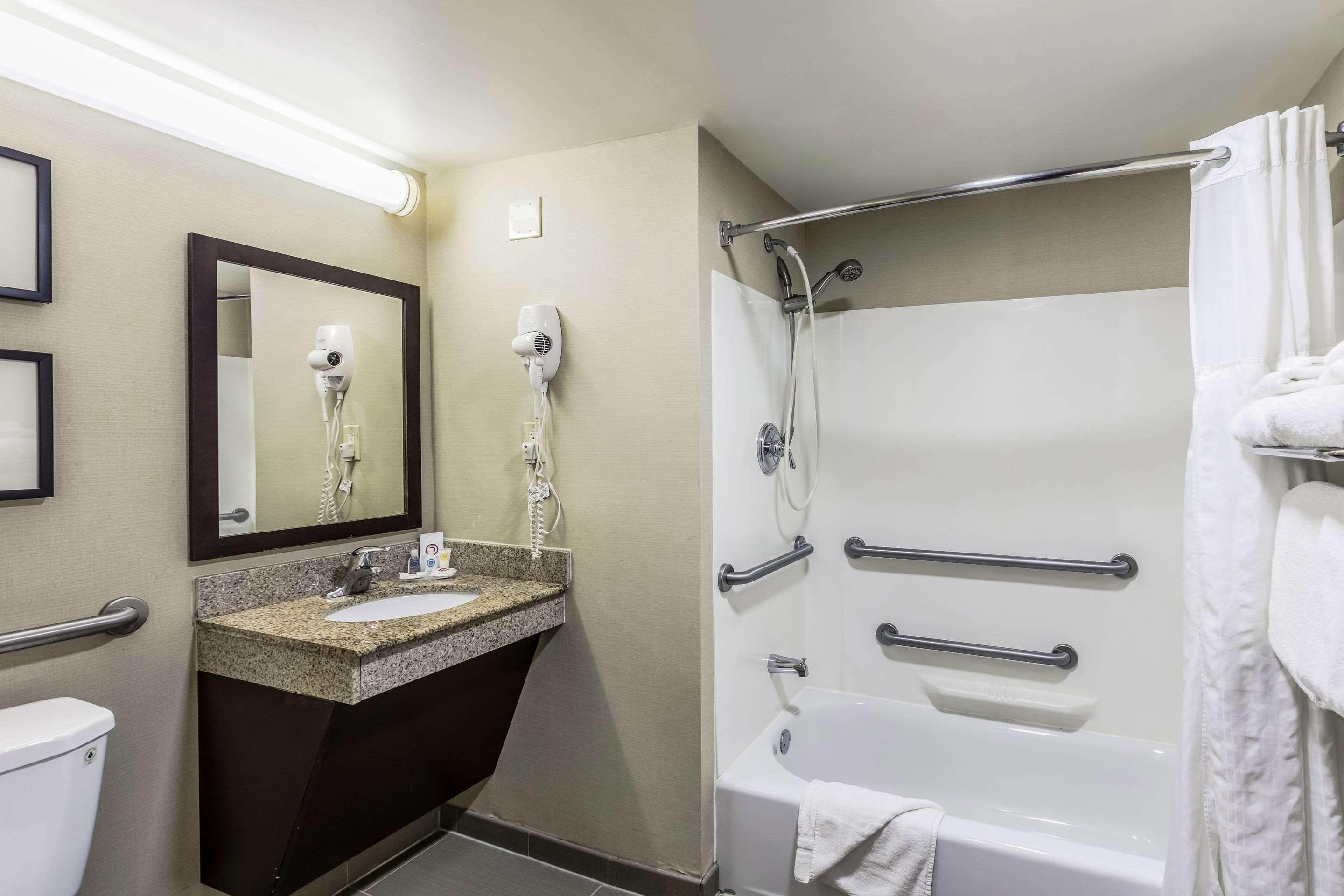 Comfort Inn Medford-Long Island Exterior foto