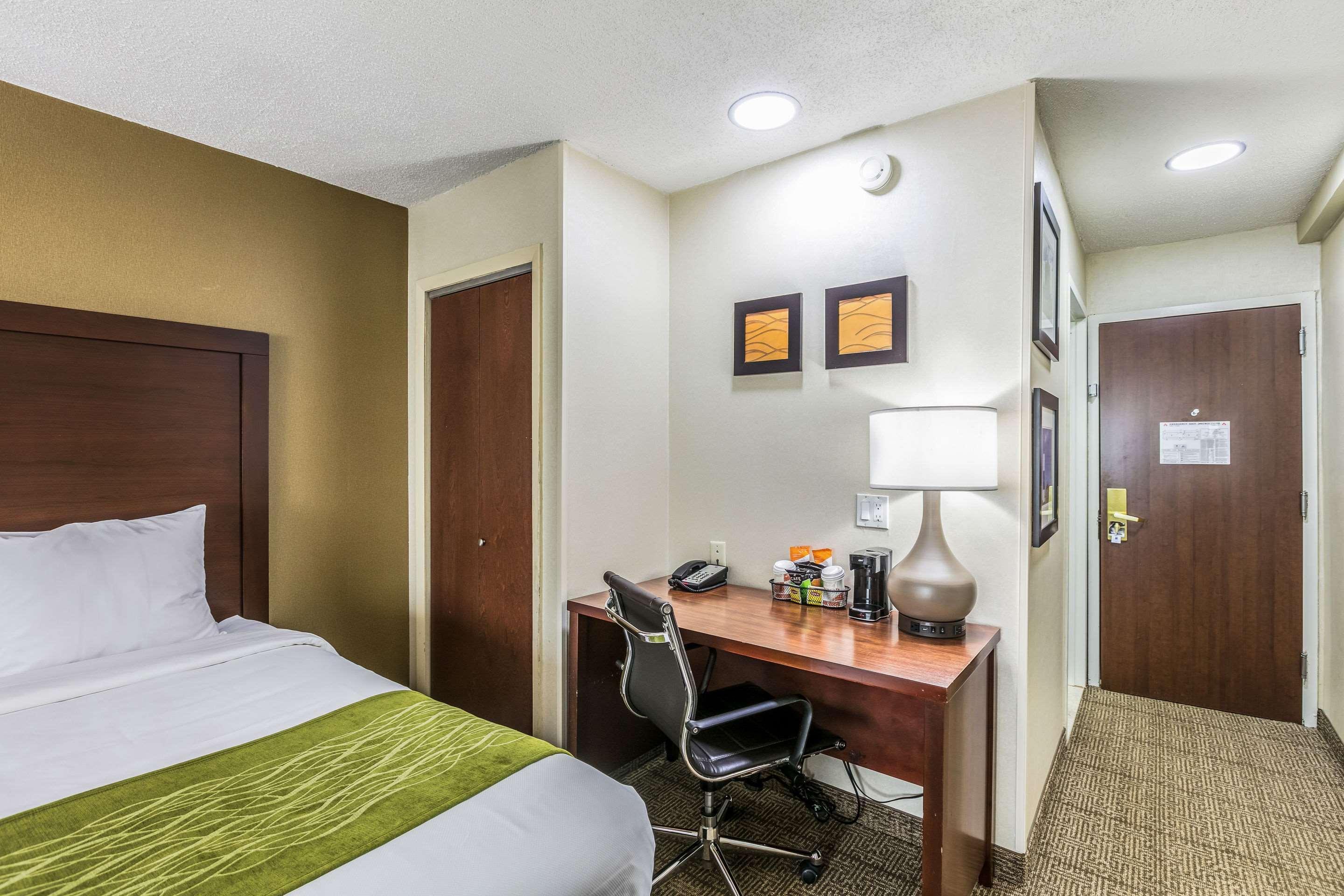 Comfort Inn Medford-Long Island Exterior foto