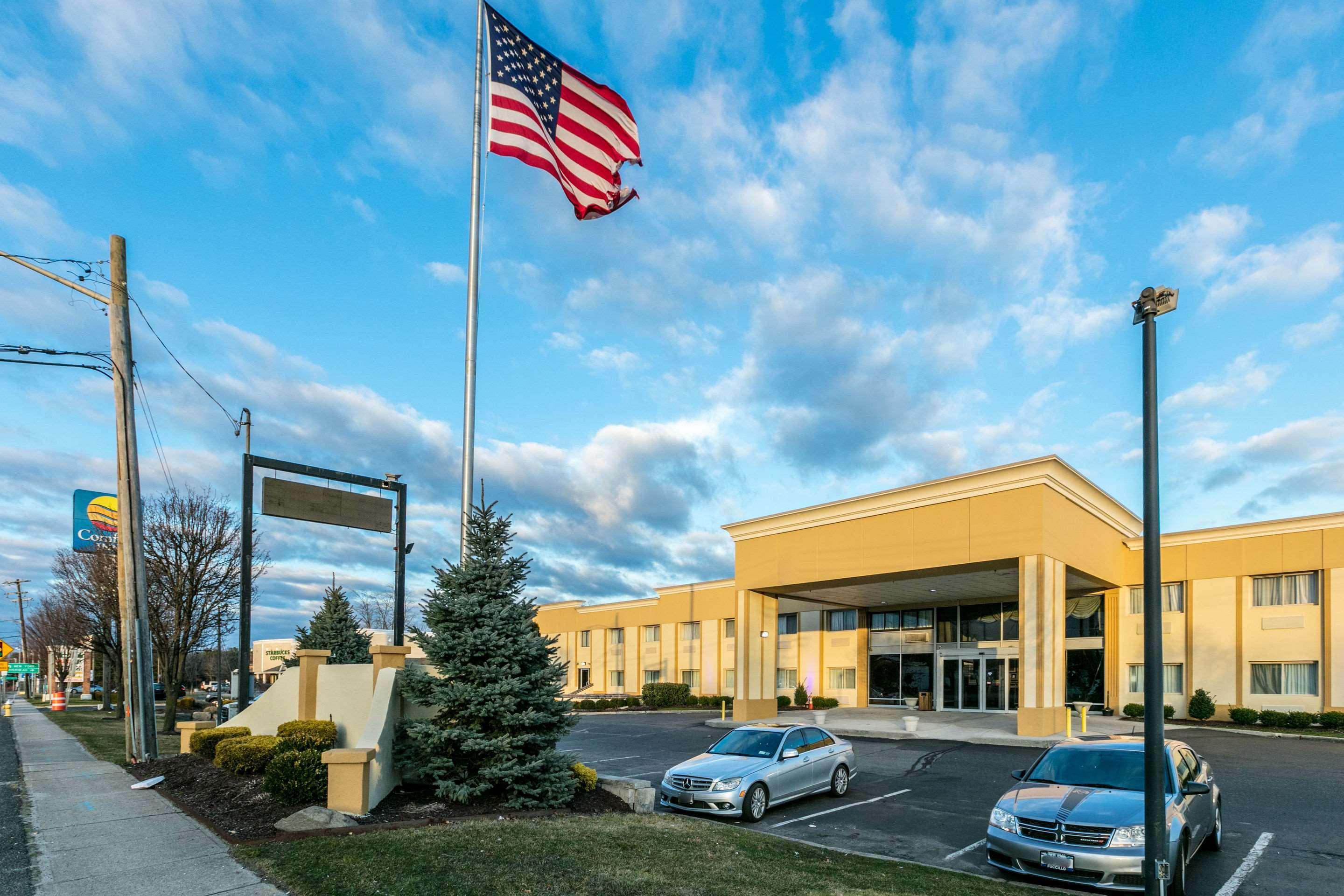 Comfort Inn Medford-Long Island Exterior foto
